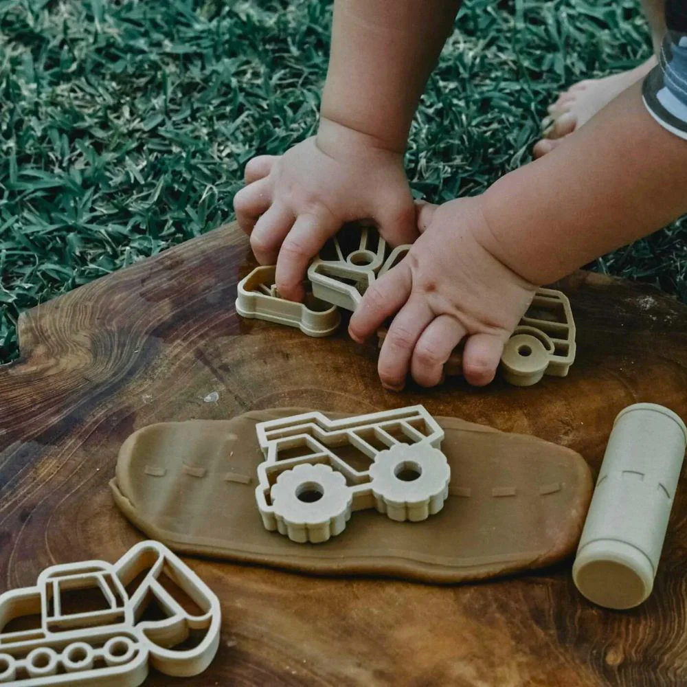 Cookie Cutter / Play Dough Cutters Construction (set of 5) + Road Roller - Image 3