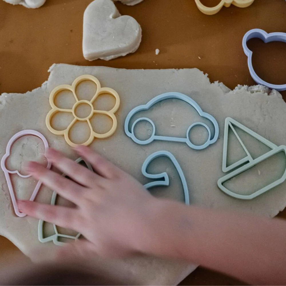 Cookie Cutter / Play Dough Cutter Set - Playdough Assorted Colour Shapes (set of 10) - Image 4