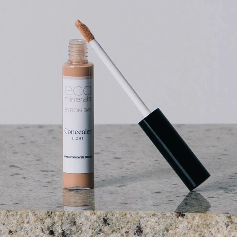 Eco Minerals Mineral Concealer - Light - Image 2