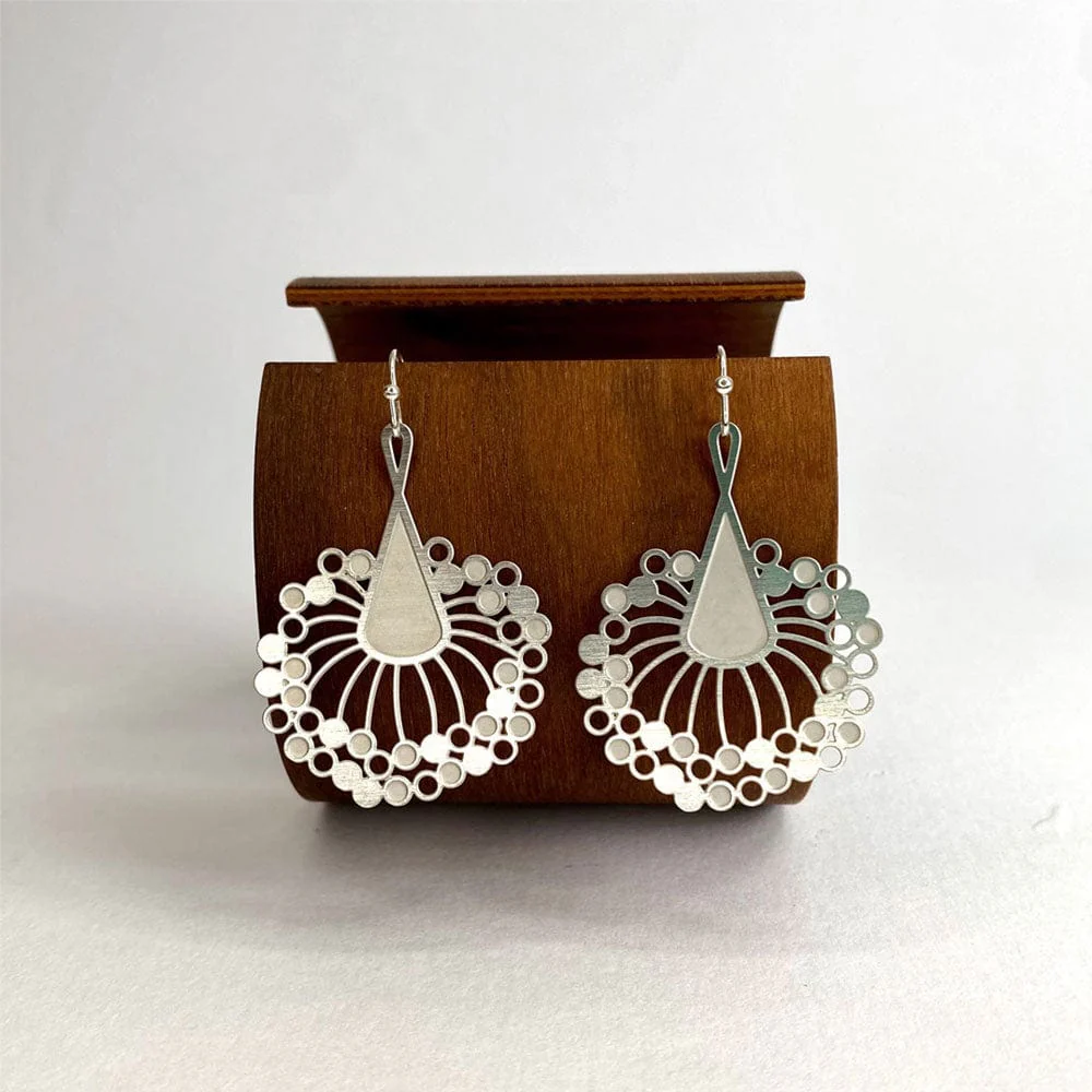 Go Do Good Hook Earrings - Gum Blossom