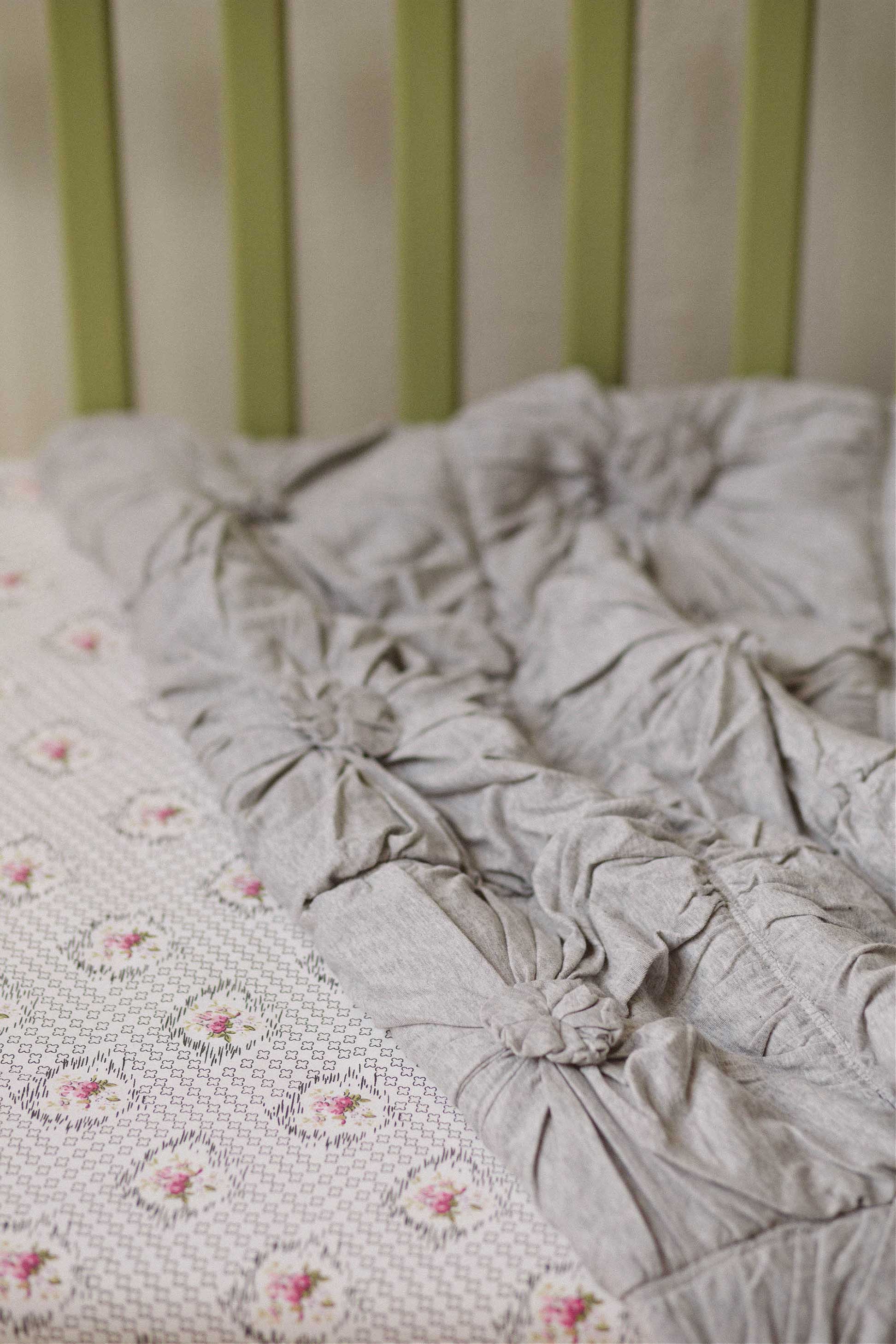Lazybones Organic Cotton Cot Quilt - Rosette Grey Marle - Image 6