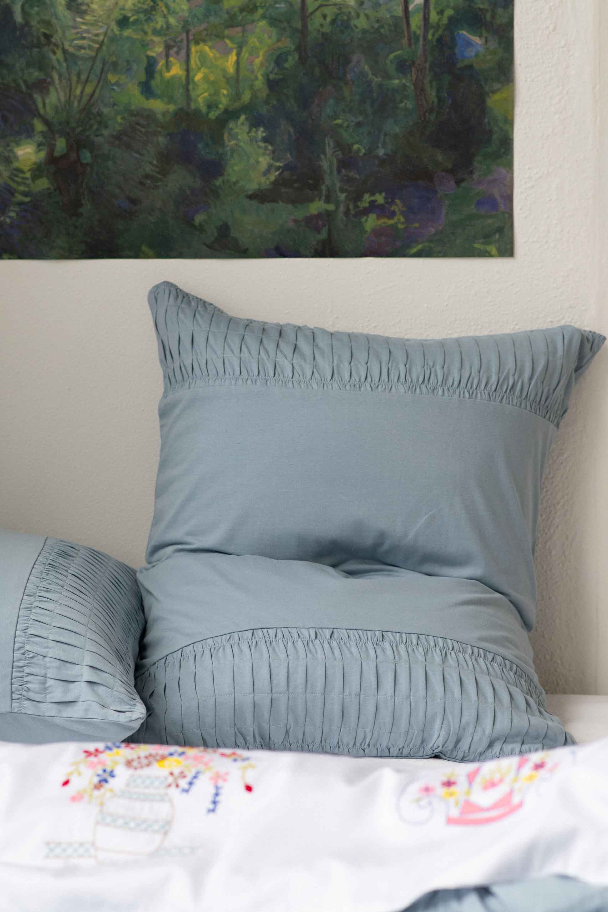 Lazybones Organic Cotton Rosette Pillowcase Set - Chambray - Image 2