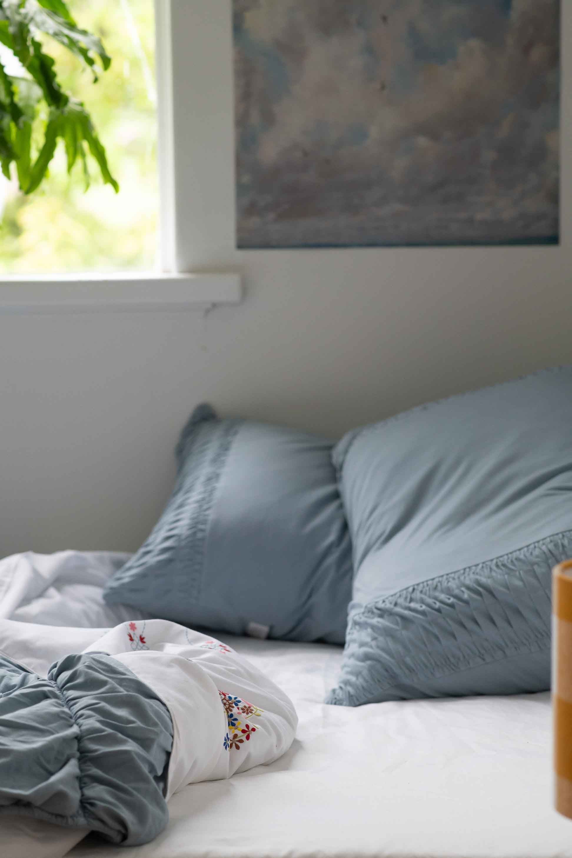 Lazybones Organic Cotton Rosette Pillowcase Set - Chambray - Image 3