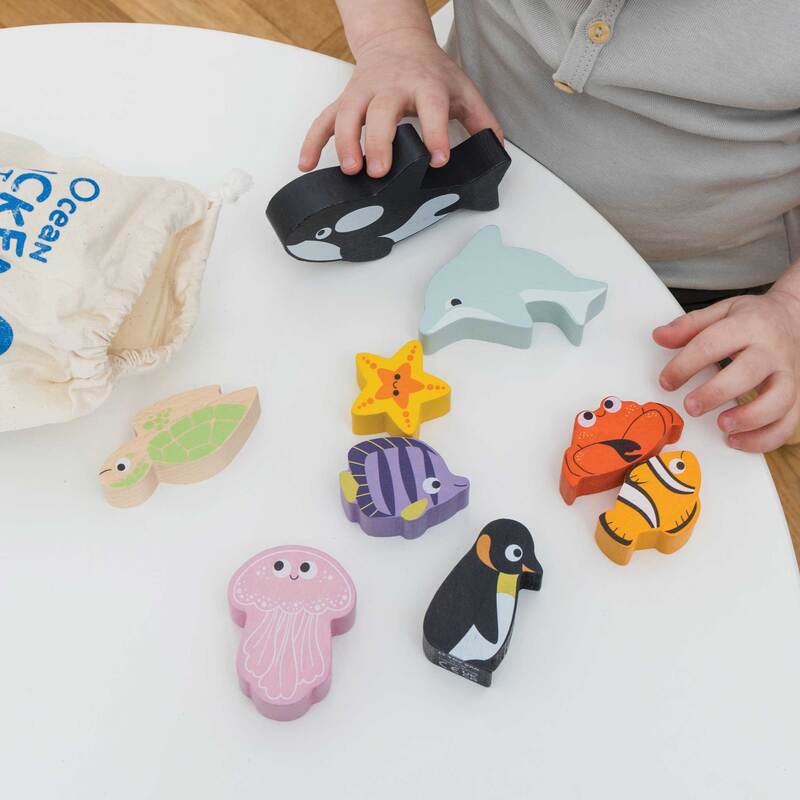 Le Toy Van Petilou Ocean Stacking Animals & Bag - Image 2