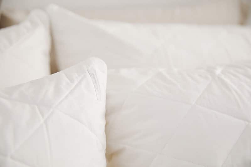 EcoLinen Organic Cotton Quilted Pillow Protector - Image 3