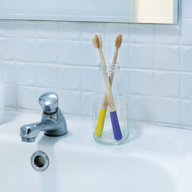 SuperBee Bamboo Toothbrush Mixed Colours - 5 Pack - Image 2